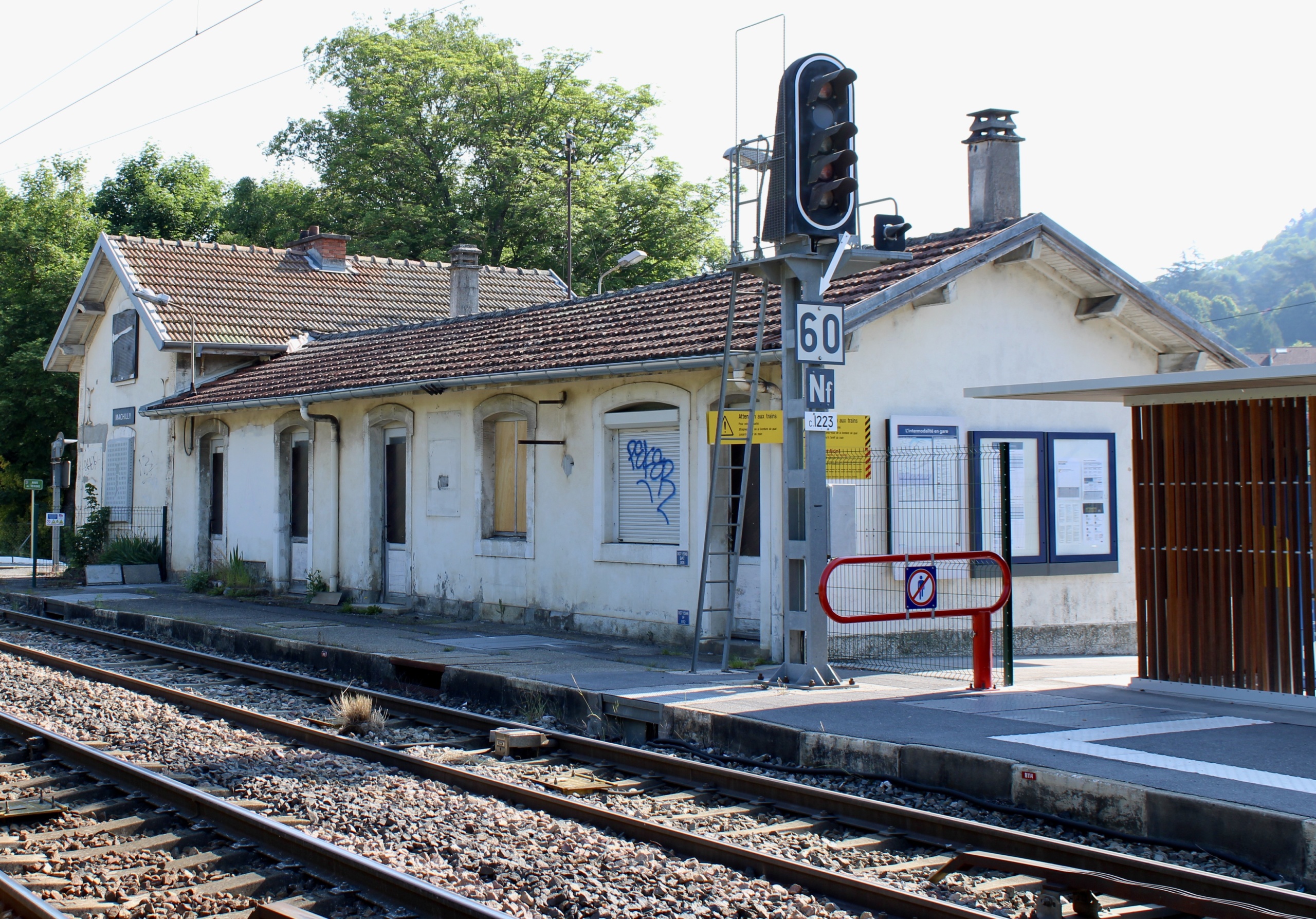 MachillyGare2